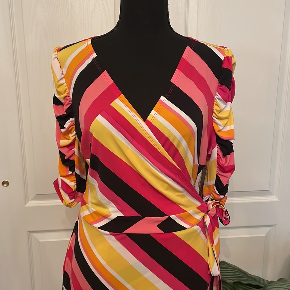 Colorful Wrap Dress💛🧡🖤💓 - Picture 2 of 10